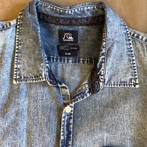 Quiksilver Denim Button Down (SLIM FIT XL)
